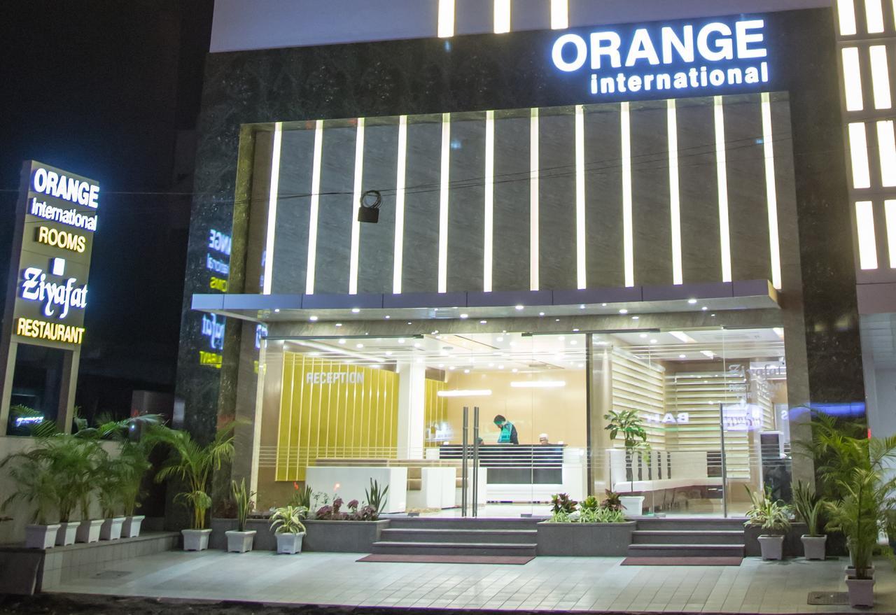 Hotel Orange International Surat Exterior foto