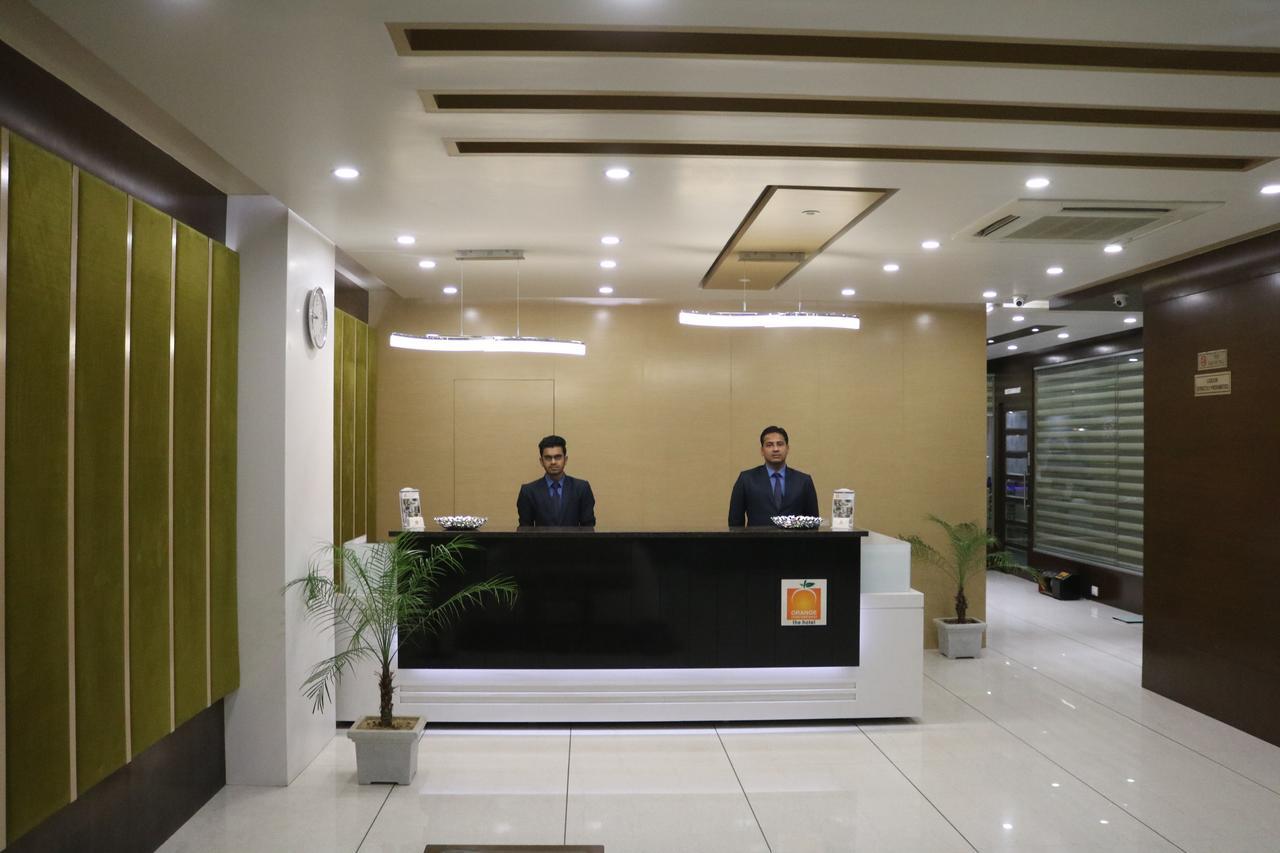 Hotel Orange International Surat Exterior foto